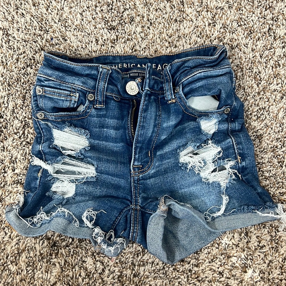 American Eagle distressed jean shorts size 00.